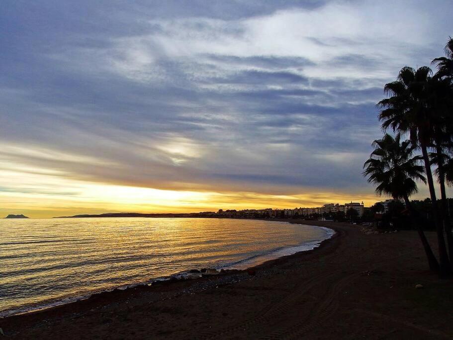 Beachfront Townhouse Estepona Exteriér fotografie
